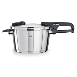 Fissler Vitaquick Edition 4,5 Litre Düdüklü Tencere + Pure Collection Tencere ve Tava Seti - 4